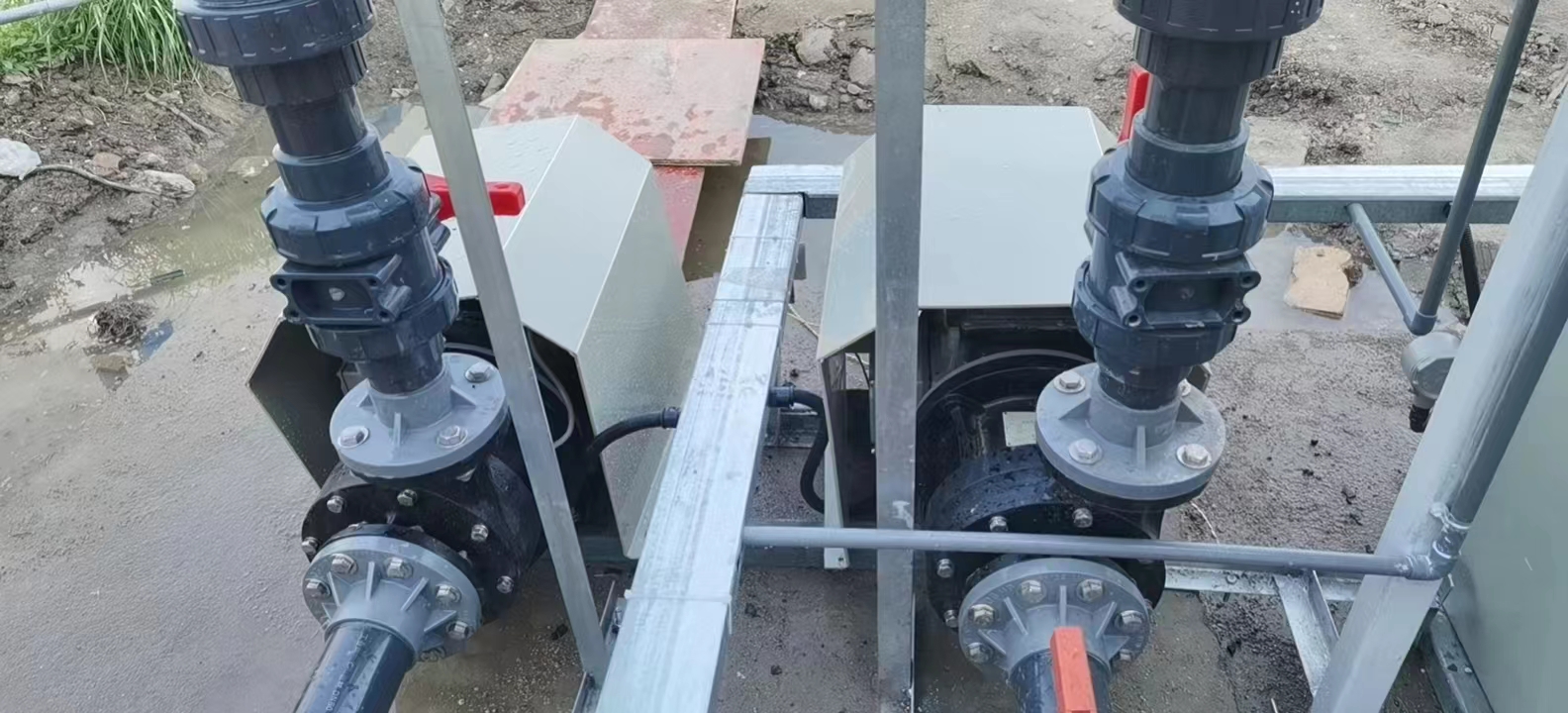 稀硫酸泵進(jìn)出緩沖器的作用